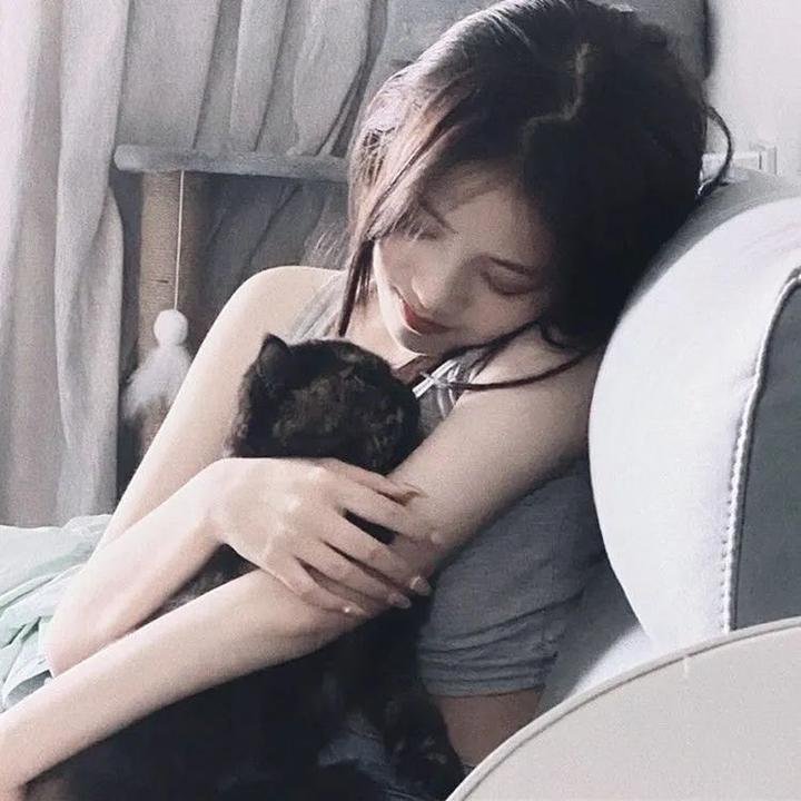 鲁卜哈利沙漠：非洲的女人